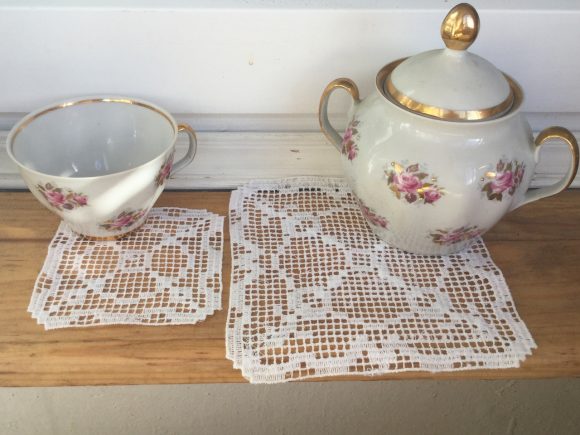 FSL Square Doily Set